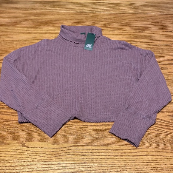 Wild Fable Long Sleeve CropTop - Picture 3 of 4